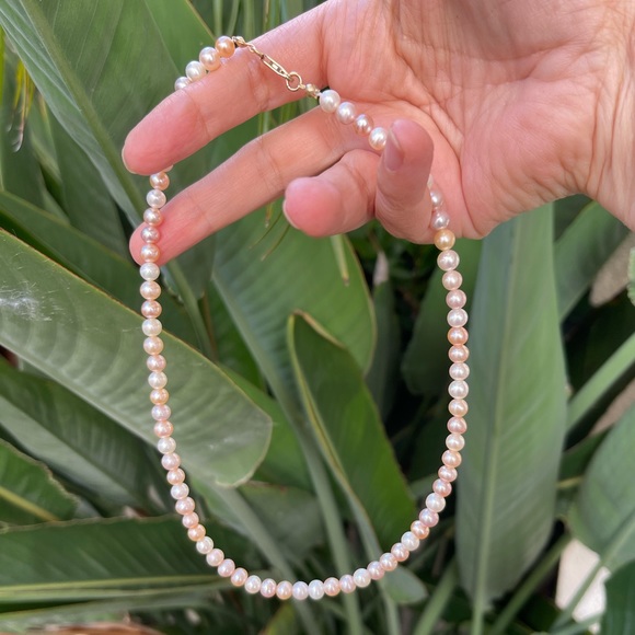 High quality cultured freshwater 6mm pearl 14/20 gold filled 17 inch necklace - Picture 4 of 9